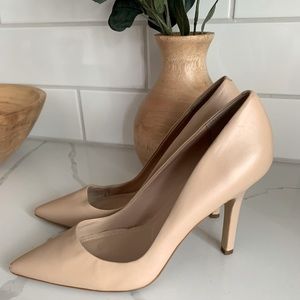 Charles David 9 1/2 nude pointed heels